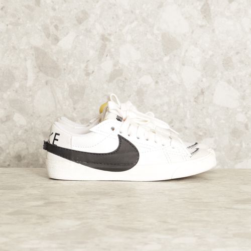 tenis blazer low 77 jumbo branco nike 141562802?action_source=71744&ref=home_home&rsp=1&rspix=1