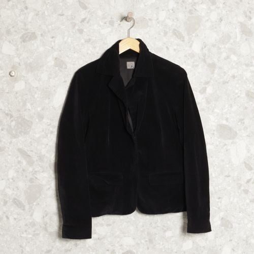 casaco preto fit 128511322?action_source=71612&ref=home_home&rsp=1&rspix=1