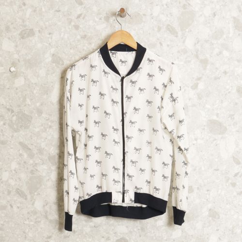 jaqueta branca e azul estampa animal print 131680528?action_source=69302&ref=home_enjoei_pro&rsp=1&rspix=1