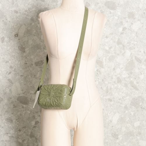 bolsa tiracolo verde melissa 140574060?action_source=70754&ref=home_home&rsp=1&rspix=1