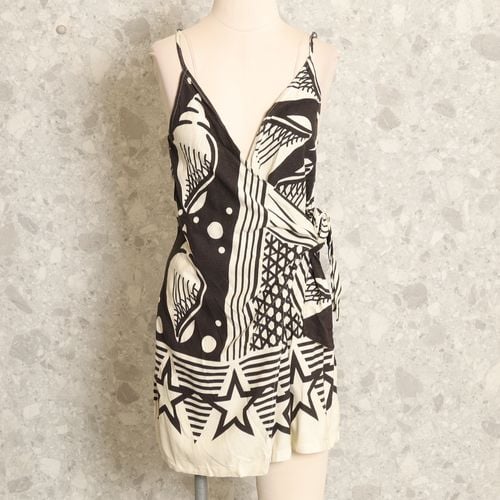 vestido envelope preto farm 123188976?action_source=64652&ref=home_home&rsp=1&rspix=1