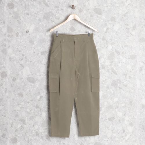 calca verde zara 132476630?action_source=70853&ref=home_home&rsp=1&rspix=1