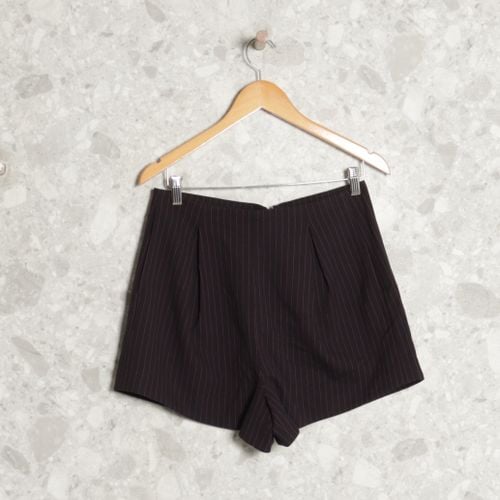 short preto listrado animale 127641924?action_source=67289&ref=home_home&rsp=1&rspix=1