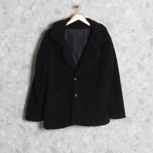 casaco preto pelos shein 147369291?action_source=75968&ref=home_home&rsp=1&rspix=1