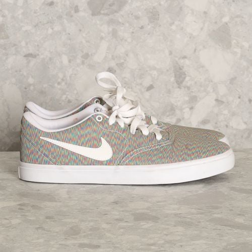 tenis verde nike 144106578?action_source=75015&ref=home_home&rsp=1&rspix=1