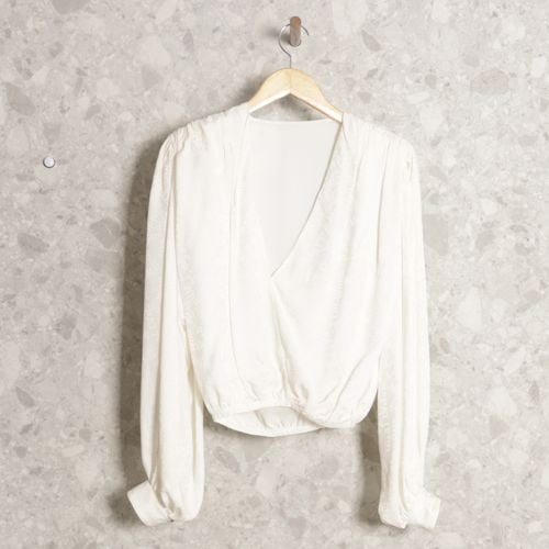 blusa branca lettering 128050967?action_source=73427&ref=home_home&rsp=1&rspix=1
