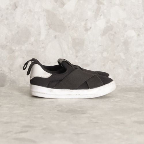 tenis preto ace 124929126?action_source=69302&ref=home_enjoei_pro&rsp=1&rspix=1