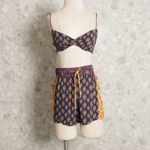 conjunto floral azul dress to 133431149?action_source=69532&ref=home_home&rsp=1&rspix=1