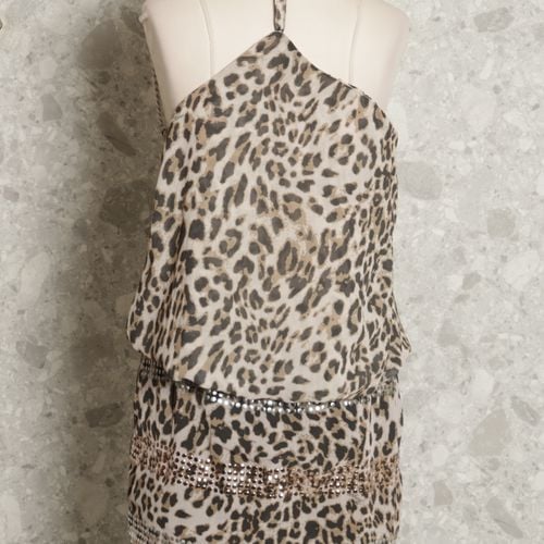 vestido off white animal print razzo 135327588?action_source=67322&ref=home_home&rsp=1&rspix=1