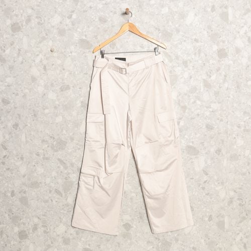 calca off white zara 134584168?action_source=70853&ref=home_home&rsp=1&rspix=1