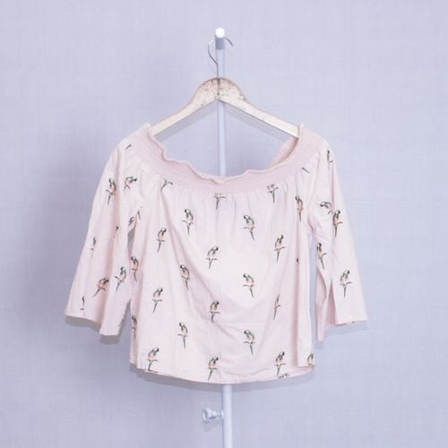 blusa bege papagaio shoulder 84257476?action_source=70358&ref=home_home&rsp=1&rspix=1