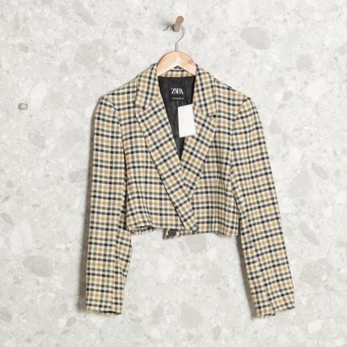 blazer amarelo xadrez zara 142717872?action_source=72668&ref=home_home&rsp=1&rspix=1