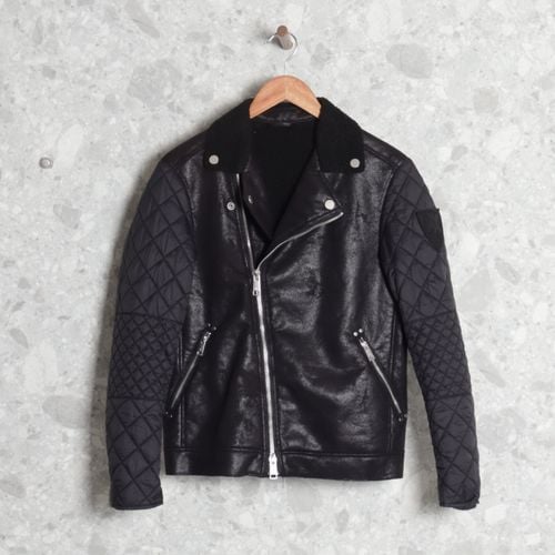 jaqueta preta armani exange 126878319?action_source=70358&ref=home_home&rsp=1&rspix=1