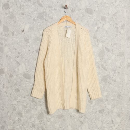 cardigan trico off white zara 140160459?action_source=70358&ref=home_home&rsp=1&rspix=1
