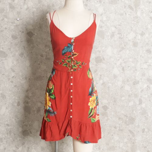 vestido floral vermelho farm 127647374?action_source=64652&ref=home_home&rsp=1&rspix=1