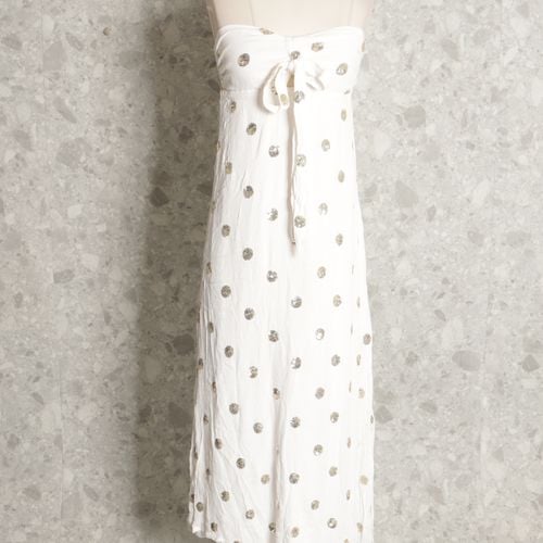 vestido branco yessica 121343031?action_source=73427&ref=home_home&rsp=1&rspix=1