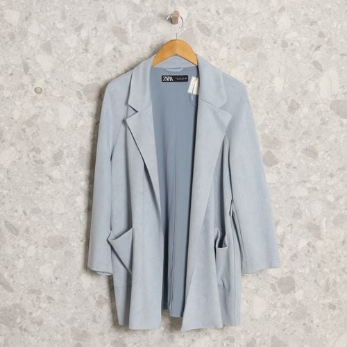 blazer azul zara 142013126?action_source=72472&ref=home_home&rsp=1&rspix=1
