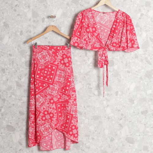 conjunto cropped e saia vermelho indiano shein 126215155?action_source=69004&ref=home_home&rsp=1&rspix=1