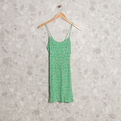 vestido verde floral zara 140455381?action_source=75241&ref=home_home&rsp=1&rspix=1