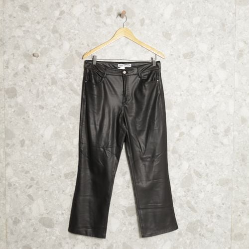 calca preta zara 144005660?action_source=72668&ref=home_home&rsp=1&rspix=1