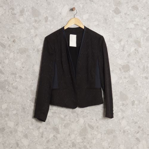 casaquinho preto shoulder 140745852?action_source=71612&ref=home_home&rsp=1&rspix=1