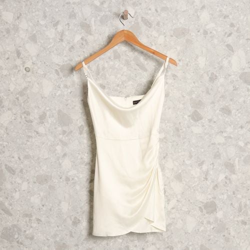 vestido branco bluesteel 133200997?action_source=69004&ref=home_home&rsp=1&rspix=1