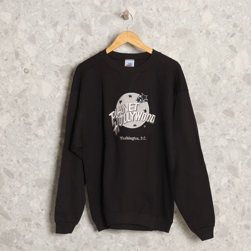 blusa moletom preta lettering planet hollywood 137150129?action_source=72472&ref=home_home&rsp=1&rspix=1