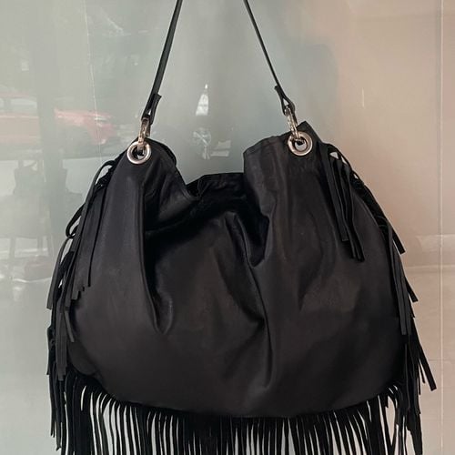bolsa de couro maria maria preta 141595179?action_source=72470&ref=home_home&rsp=1&rspix=1