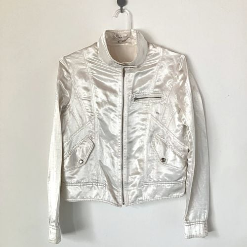 jaqueta linho acetinada zara woman 145128254?action_source=31319&ref=home_home&rsp=1&rspix=1