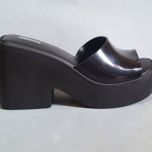 sandalia melissa posh preta 136703497?action_source=76405&ref=home_home&rsp=1&rspix=1