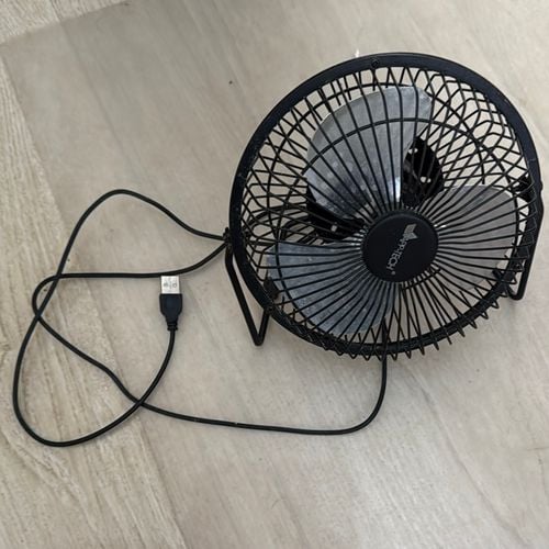 ventilador de mesa para ligar ao computador 127967862?action_source=67157&ref=home_home&rsp=1&rspix=1