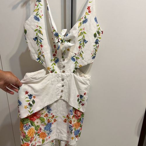vestido farm floral branco p 139735526?action_source=31319&ref=home_home&rsp=1&rspix=1