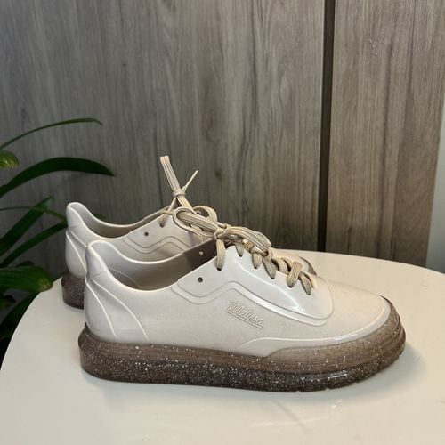 tenis melissa bege 35 152680616?action_source=76405&ref=home_home&rsp=1&rspix=1