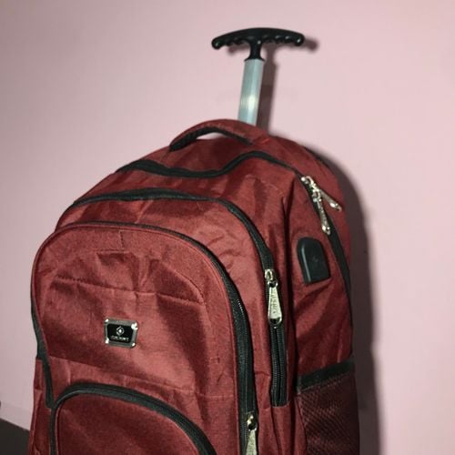 mochila de rodinha 115484263?action_source=67388&ref=home_home&rsp=1&rspix=1