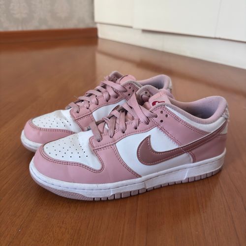 tenis nike dunk low rosa e branco 146255282?action_source=67222&ref=home_home&rsp=1&rspix=1