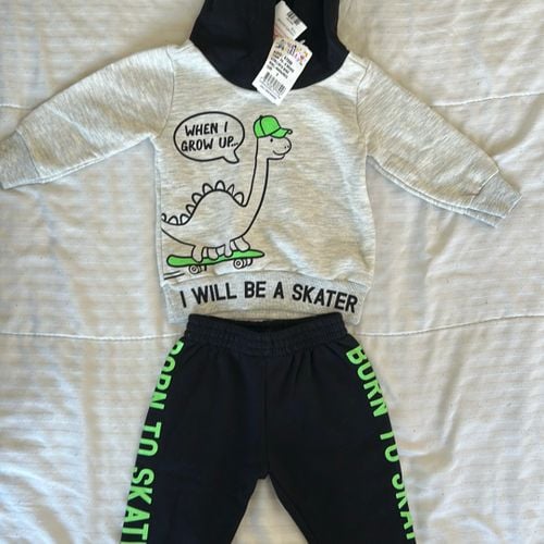 conjunto blusao e calca de moletom menino 6 meses com capuz e forrado por dentro 122643567?action_source=63626&ref=home_home&rsp=1&rspix=1