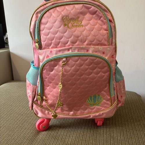 mochila muito conservada 127789088?action_source=66794&ref=home_home&rsp=1&rspix=1