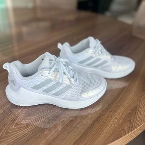 tenis adidas novaflight branco 35 152063898?action_source=76398&ref=home_home&rsp=1&rspix=1