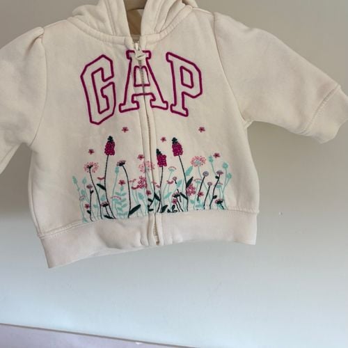 moletom gap baby branco 0 3m 146713840?action_source=74450&ref=home_home&rsp=1&rspix=1