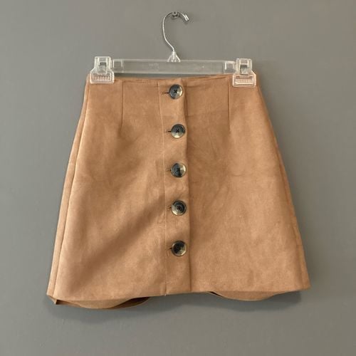 mini saia marrom de veludo bershka pp 109925480?action_source=69599&ref=home_home&rsp=1&rspix=1