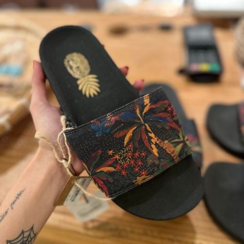 slide farm amor animal praiana preta nova com tag 37 132880977?action_source=67222&ref=home_home&rsp=1&rspix=1