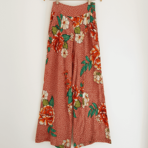 calca farm pantalona chita estelar vermelha estampa floral 148089427?action_source=76563&ref=home_home&rsp=1&rspix=1