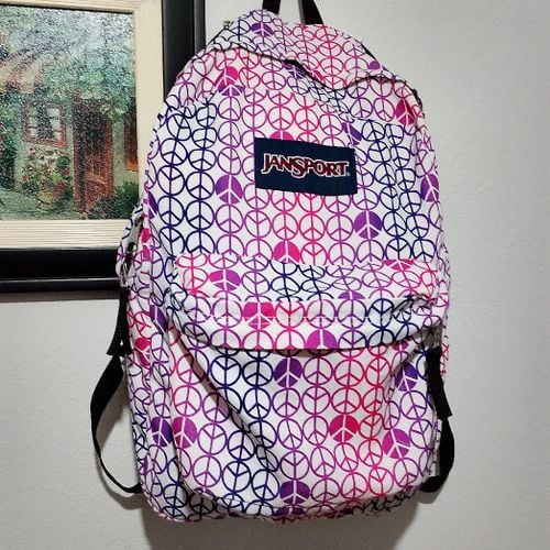 mochila escolar jansport original usada 133770809?action_source=67388&ref=home_home&rsp=1&rspix=1