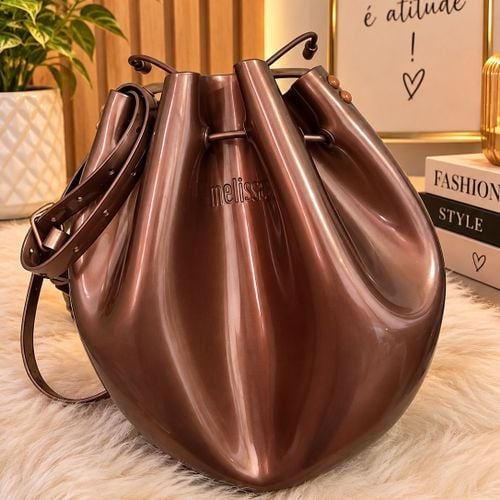 bolsa melissa sac bag marrom 152597308?action_source=76405&ref=home_home&rsp=1&rspix=1