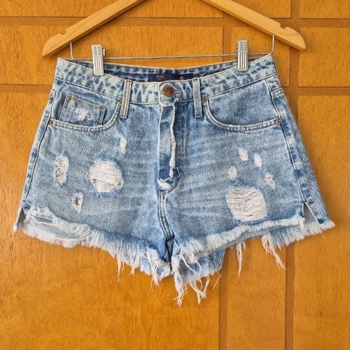 shorts jeans destroyed 132283265?action_source=66827&ref=home_home&rsp=1&rspix=1