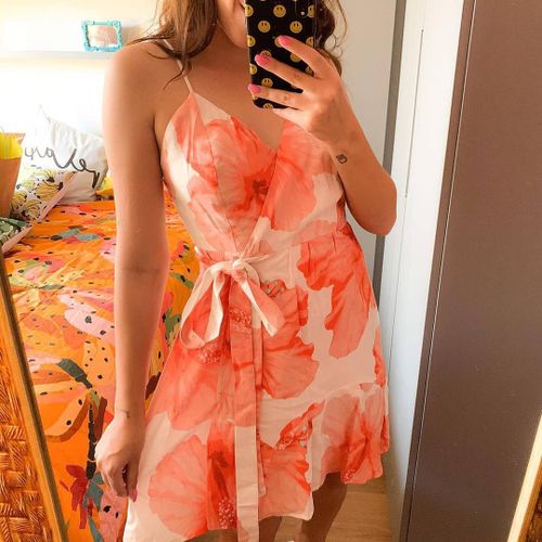 vestido farm linho vestida de flor branco vermelho estampado transpassado 132983481?action_source=67222&ref=home_home&rsp=1&rspix=1