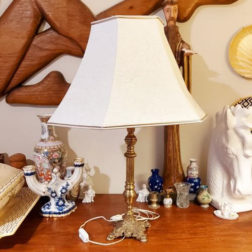 antigo abajur com base em bronze 129623857?action_source=66529&ref=home_home&rsp=1&rspix=1