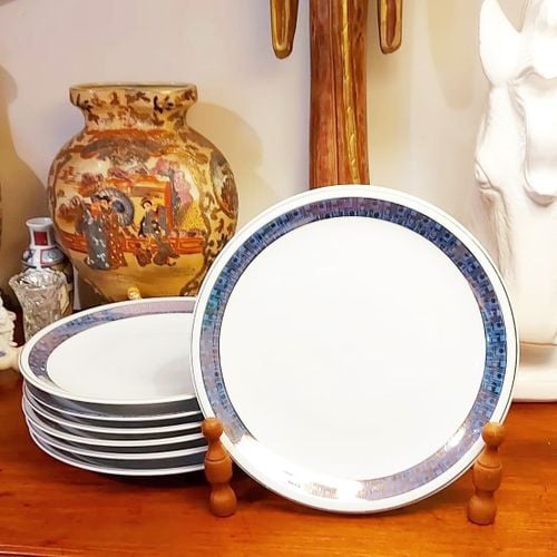 antigos pratos rasos em porcelana real 130052550?action_source=66529&ref=home_home&rsp=1&rspix=1