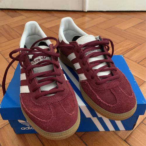tenis adidas handball spezial vinho 35 149744674?action_source=72470&ref=home_home&rsp=1&rspix=1