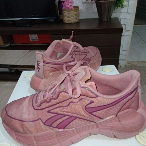 tenis reebok zig kinetica rosa 41 148041150?action_source=31946&ref=home_home&rsp=1&rspix=1